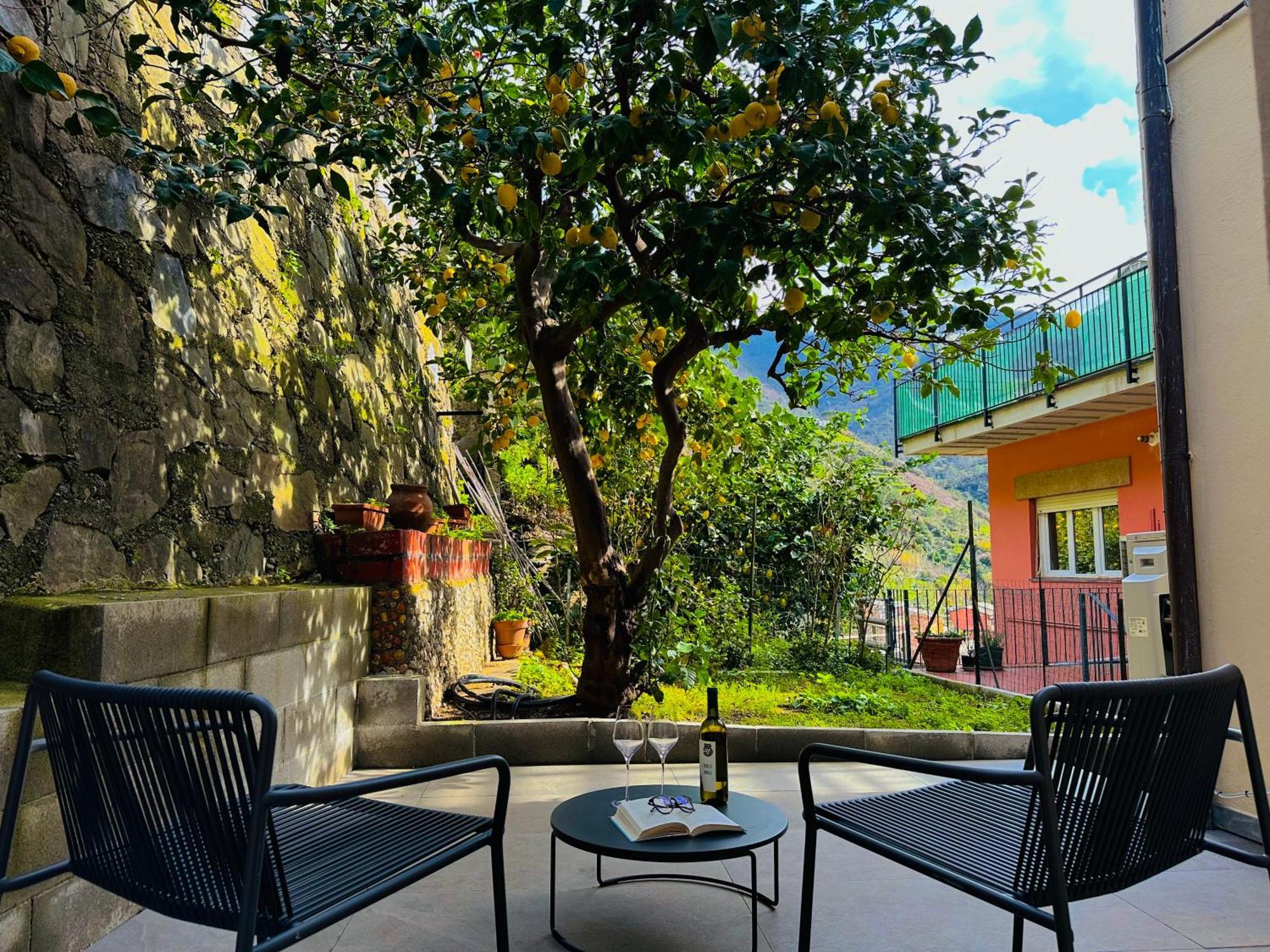 The Upper House Apartment Riomaggiore Exterior photo