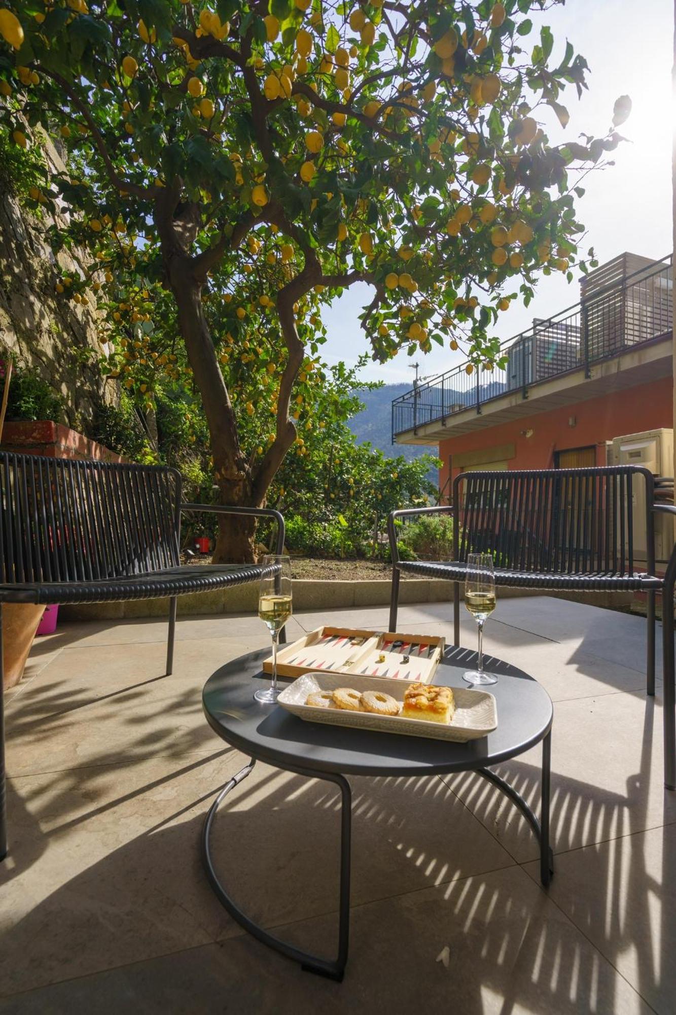 The Upper House Apartment Riomaggiore Exterior photo
